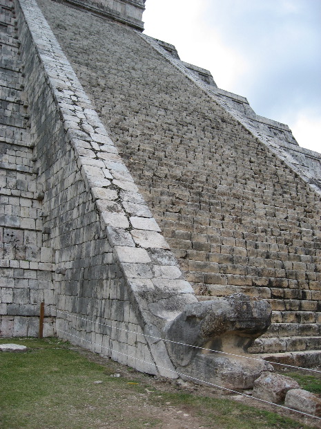 Chich&eacute;n Itz&aacute; - Pyramid of Kukulk&aacute;n
