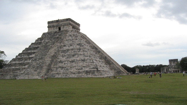 Chich&eacute;n Itz&aacute; - Pyramid of Kukulk&aacute;n