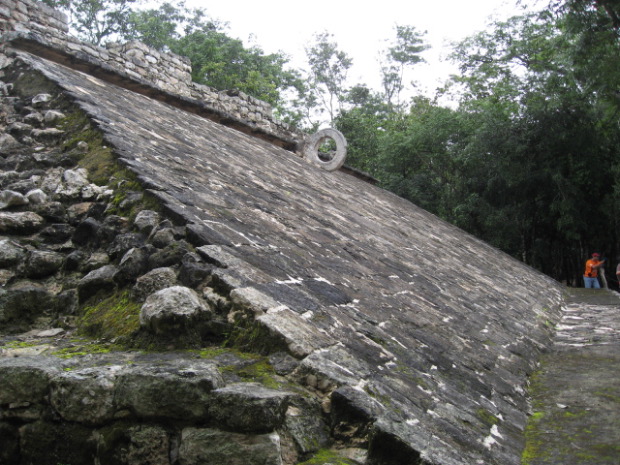 Cob&aacute; - ball court